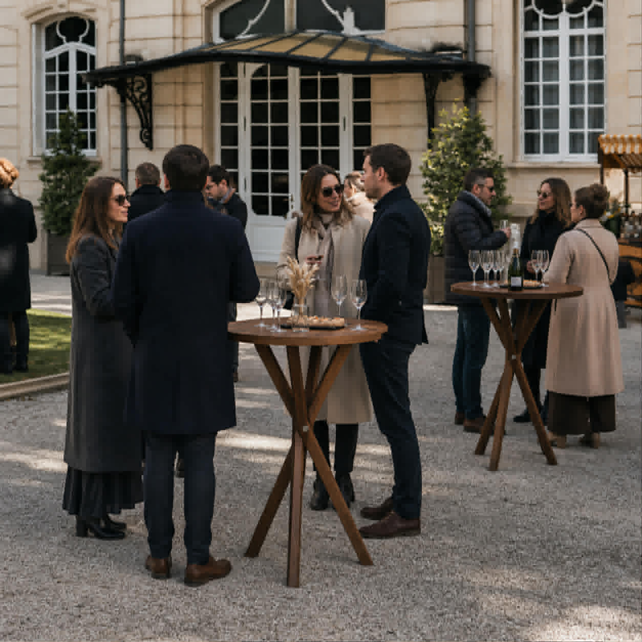 Mange debout en bois* – Image 3