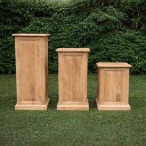 Stèle d'exposition en chêne